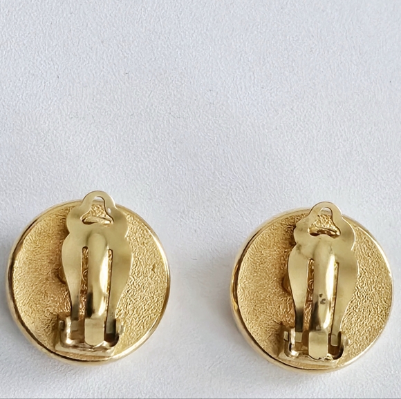 Chanel Pearl Gold-plated Earrings - Picture 4 of 4